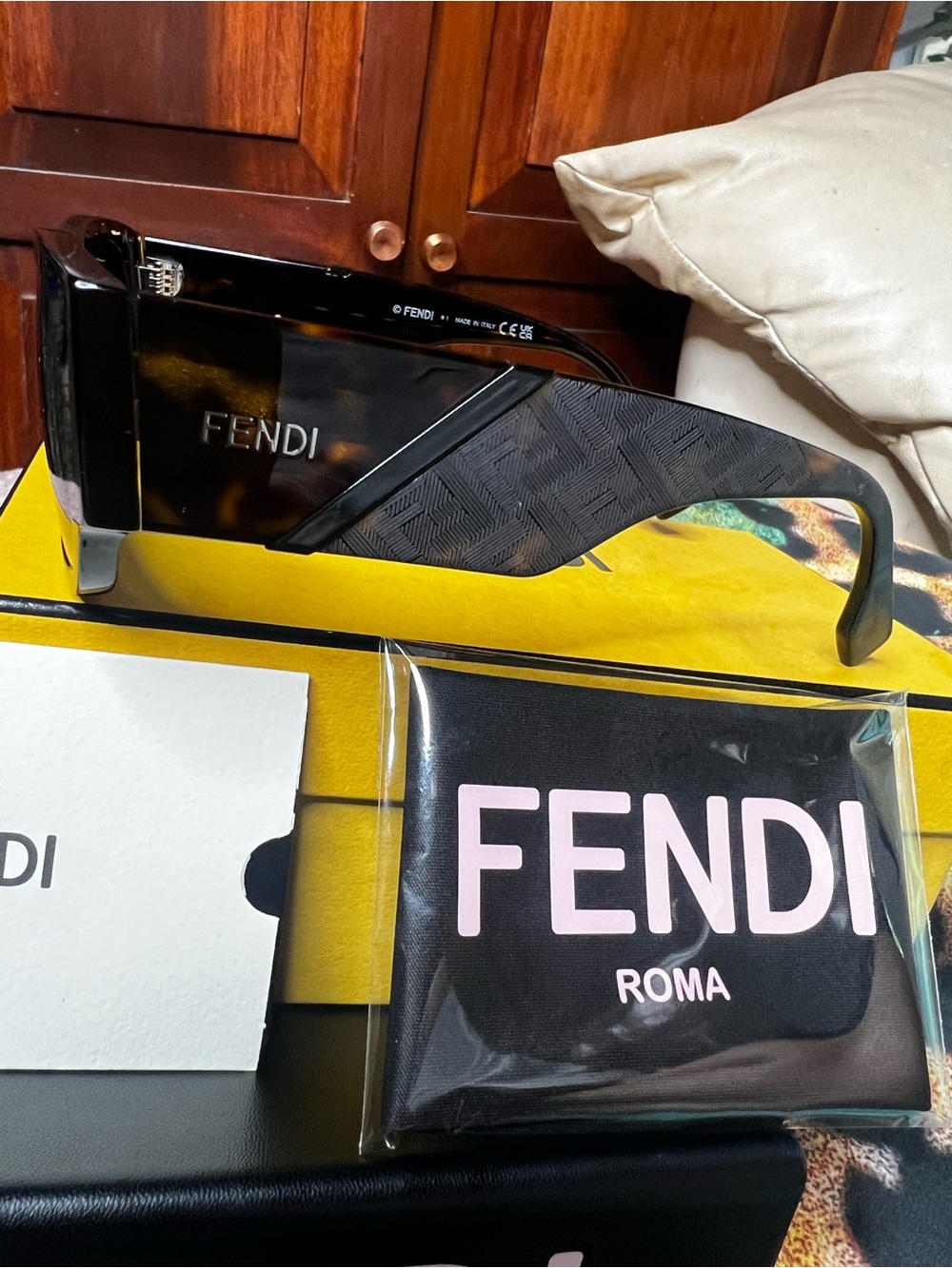 New Fendi Diagonal FE40156I 52N Sunglasses Havana Green Lens 54-17-150 Full Set